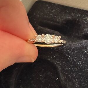 Pandora Clear Three-Stone Ring 
Rose Gold- Plated Unique Metal Blend